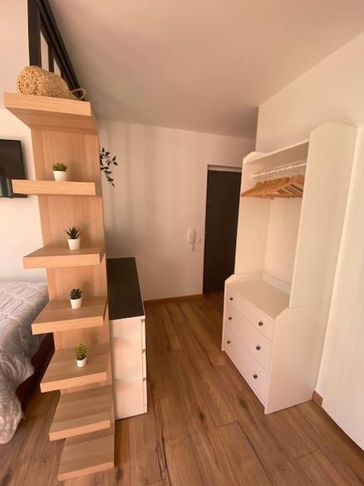 Studio Moderne Et Cosy Avec Balcon Et Parking Apartment Perigueux Exterior photo